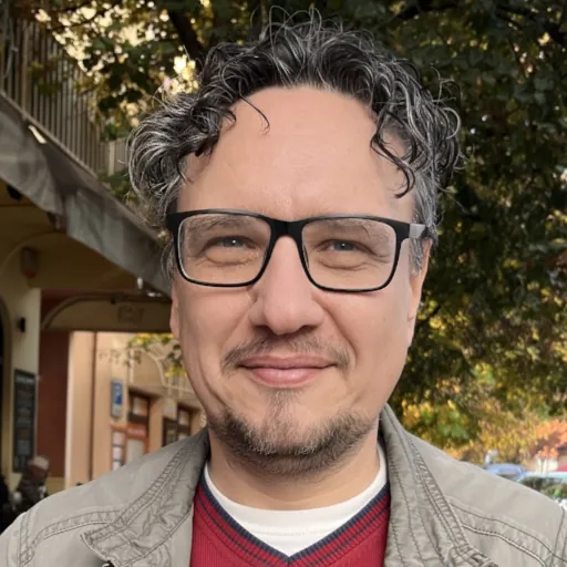 A Tompos Webstudio tulajdonosa.